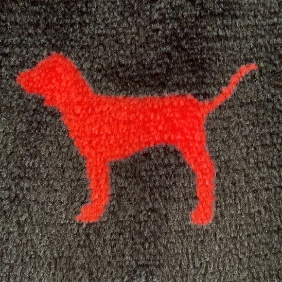 🐕‍🦺PINK VICTORIA’S SECRET Buffalo Check Velour Robe - Picture 3 of 8